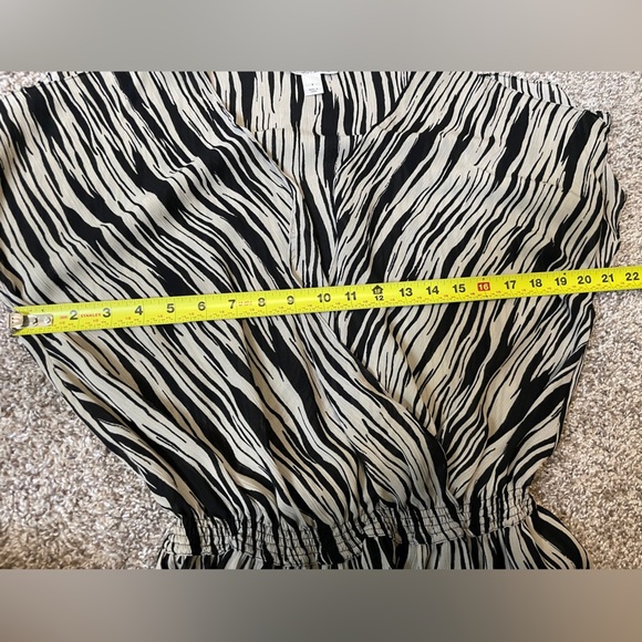 Kenneth Cole | Zebra Print Split Shoulder Peplum Blouse - Picture 7 of 7